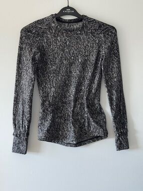 Lululemon Extra Mile LS Shirt - Sz 2 - Suited
Jacquard BW - $88 Retail"